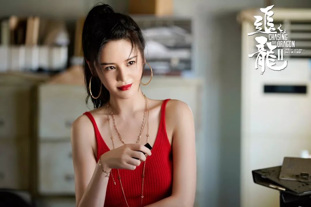 郑柔美揭秘高科技新品，开启智能生活新纪元！
