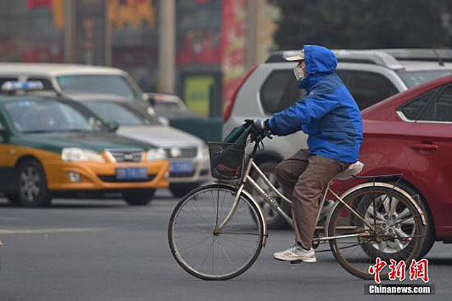 历史上的12月18日北京市公车纪实，穿梭于古都街头的时光印记（小红书风格）