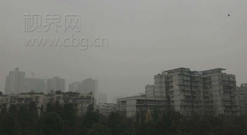 兰州大雾笼罩，实时更新最新消息！