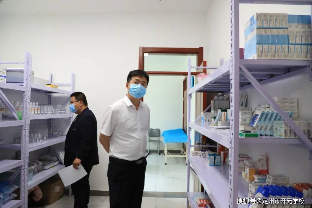 恩施景区突发落石事件，自然警示与旅游安全反思