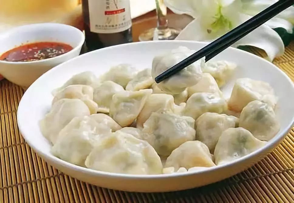 平明旅游指南，必玩景点、美食一网打尽！